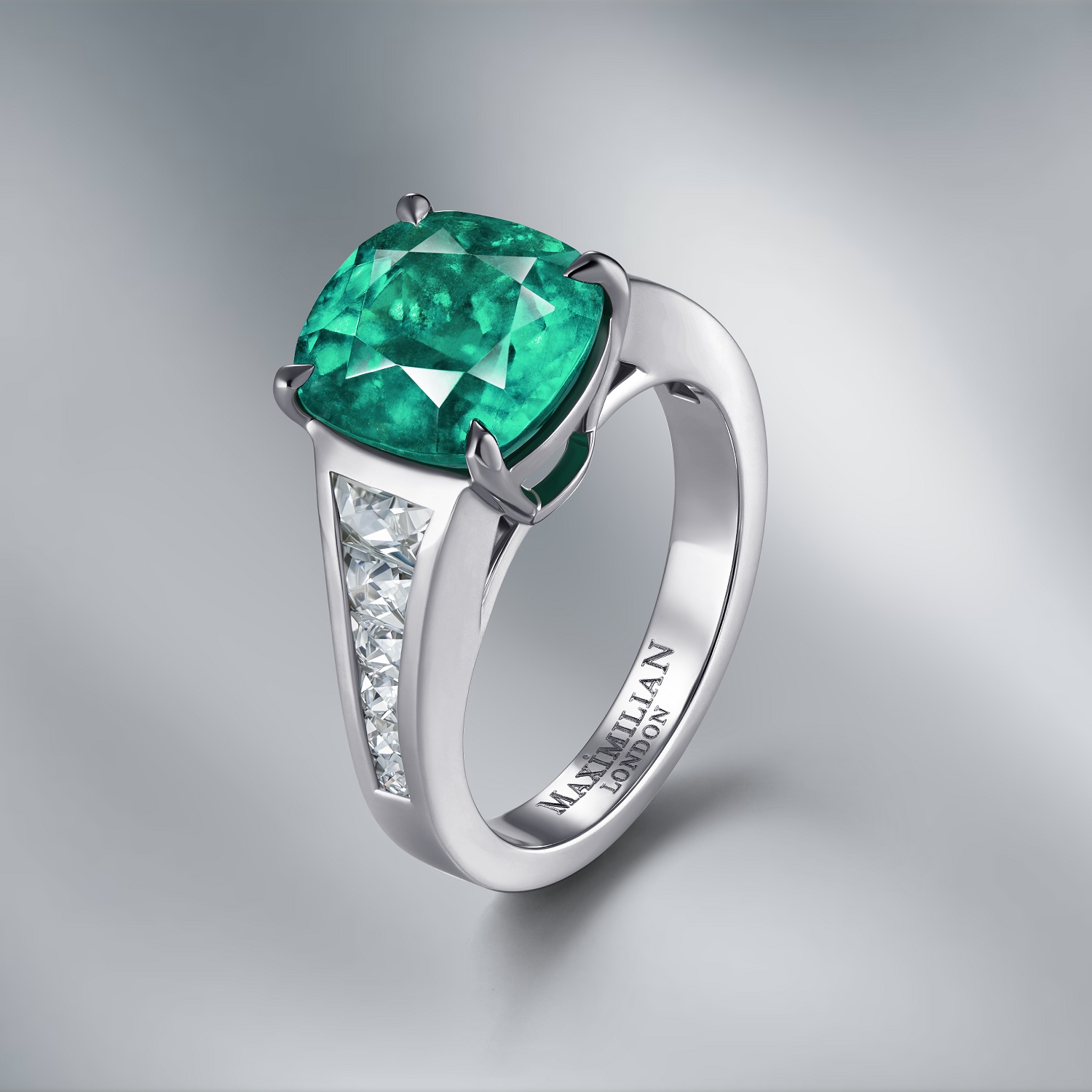 Diamond Ring Set With Natural Zambian Emerald